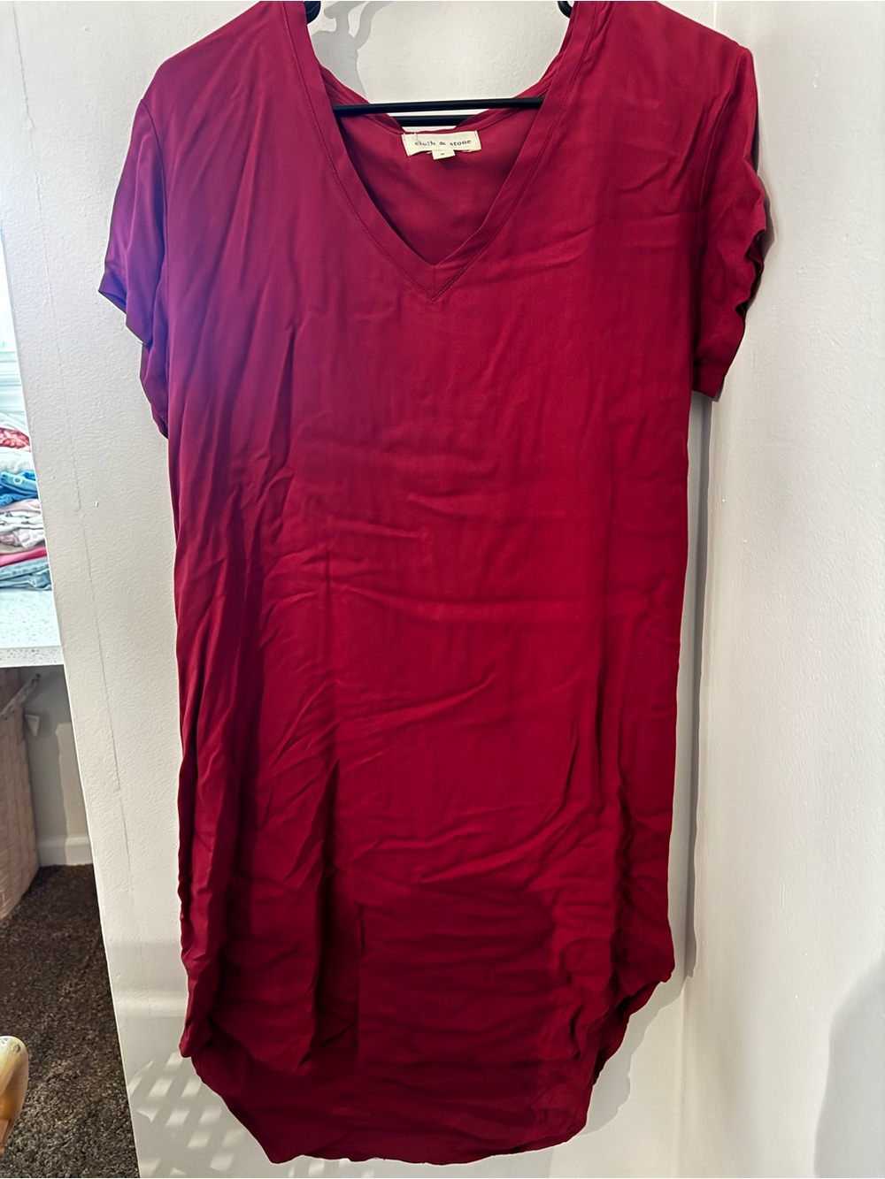 Cloth and Stone Women's V-Neck Short Sleeve Tunic Dress — Burgundy